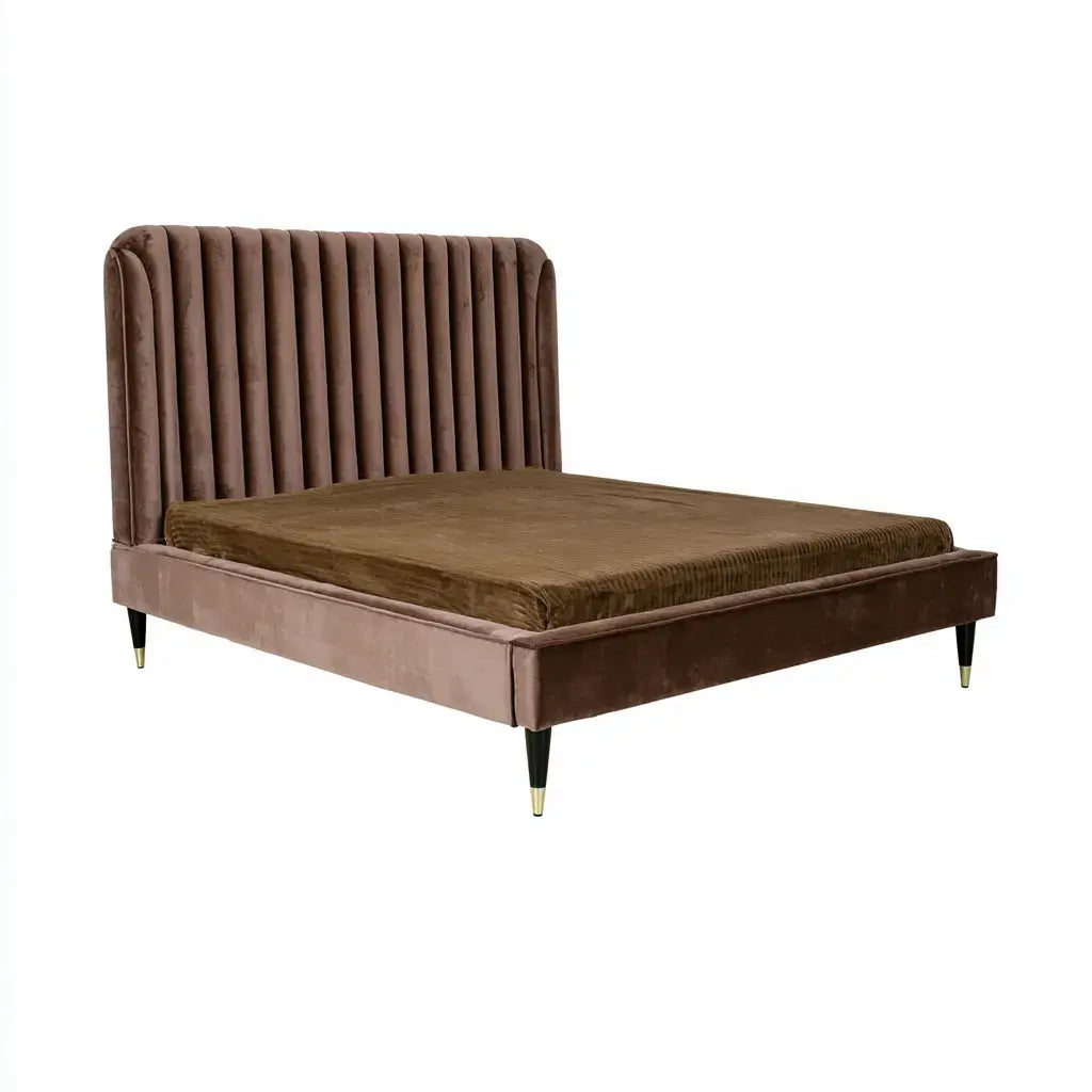 Cama con cabecero alto de canales verticales - marrón